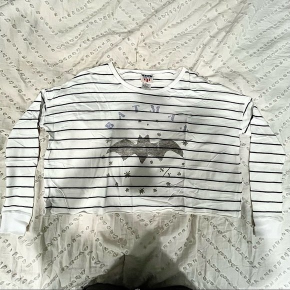 Junk Food Clothing Batman N/Y White Striped Cropped Long Sleeve Top - Picture 2 of 7